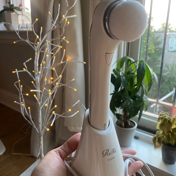 Refa clear facial cleaning device - Picture 1 of 3